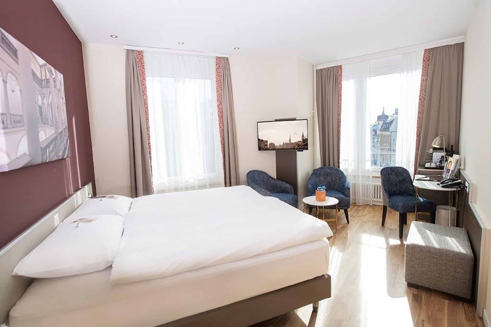 Standard Twin Room - Photo 1