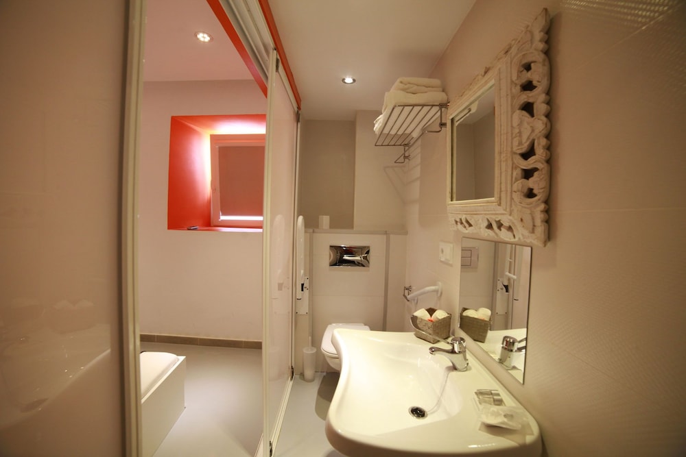 Economy Double Room, 1 Double Bed, Accessible photo 3