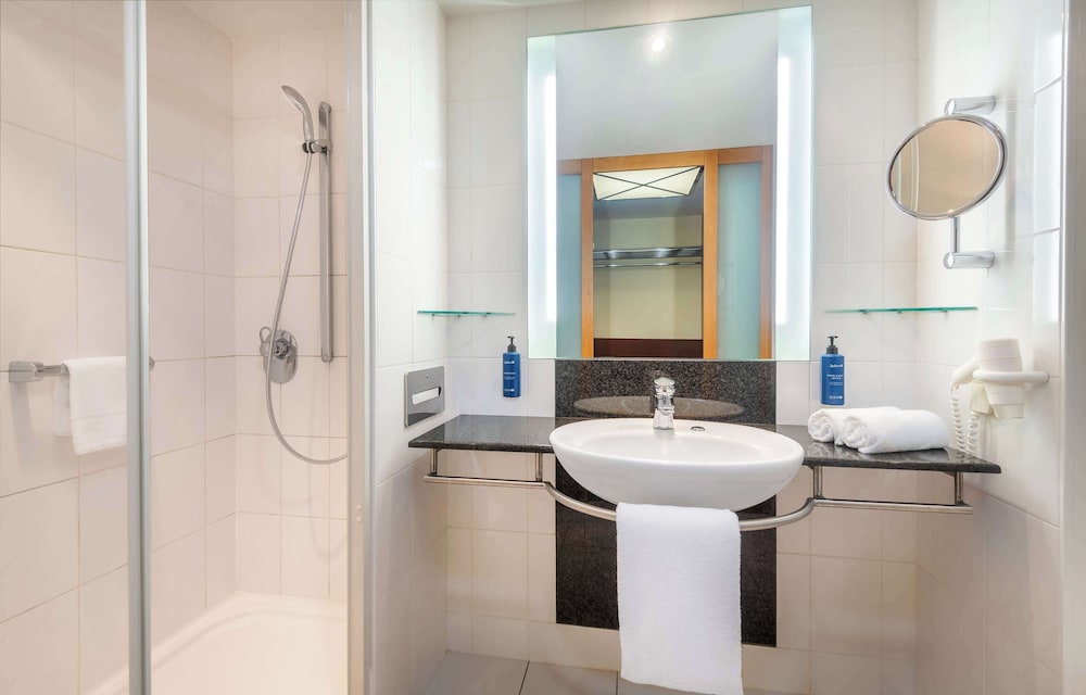 Standard Room, Park View - Photo 6