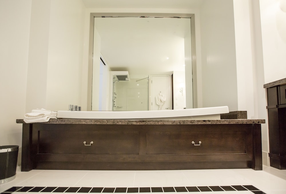 Urbania Suite, 1 king bed + 1 double bed (business Lounge Access) - Photo 5