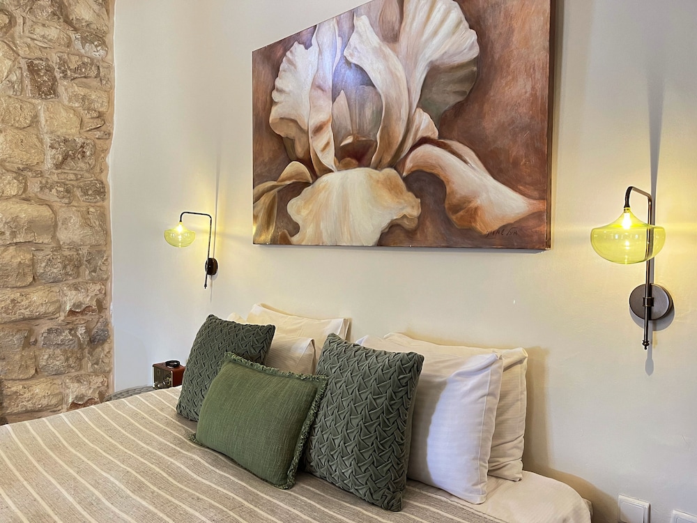 Suite, Mountain View