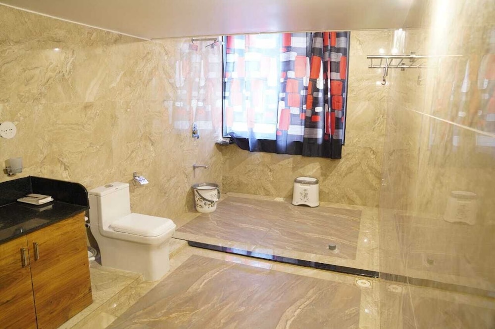 Royal Suite photo 2