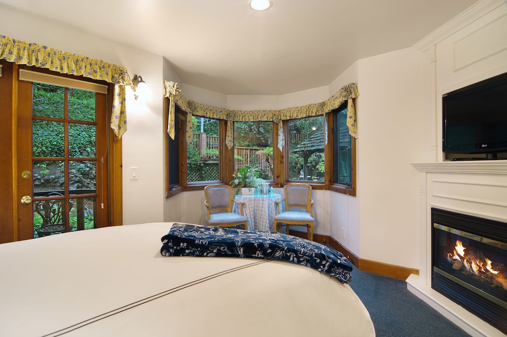 Standard Room, 1 Queen Bed (Renoir) photo 3