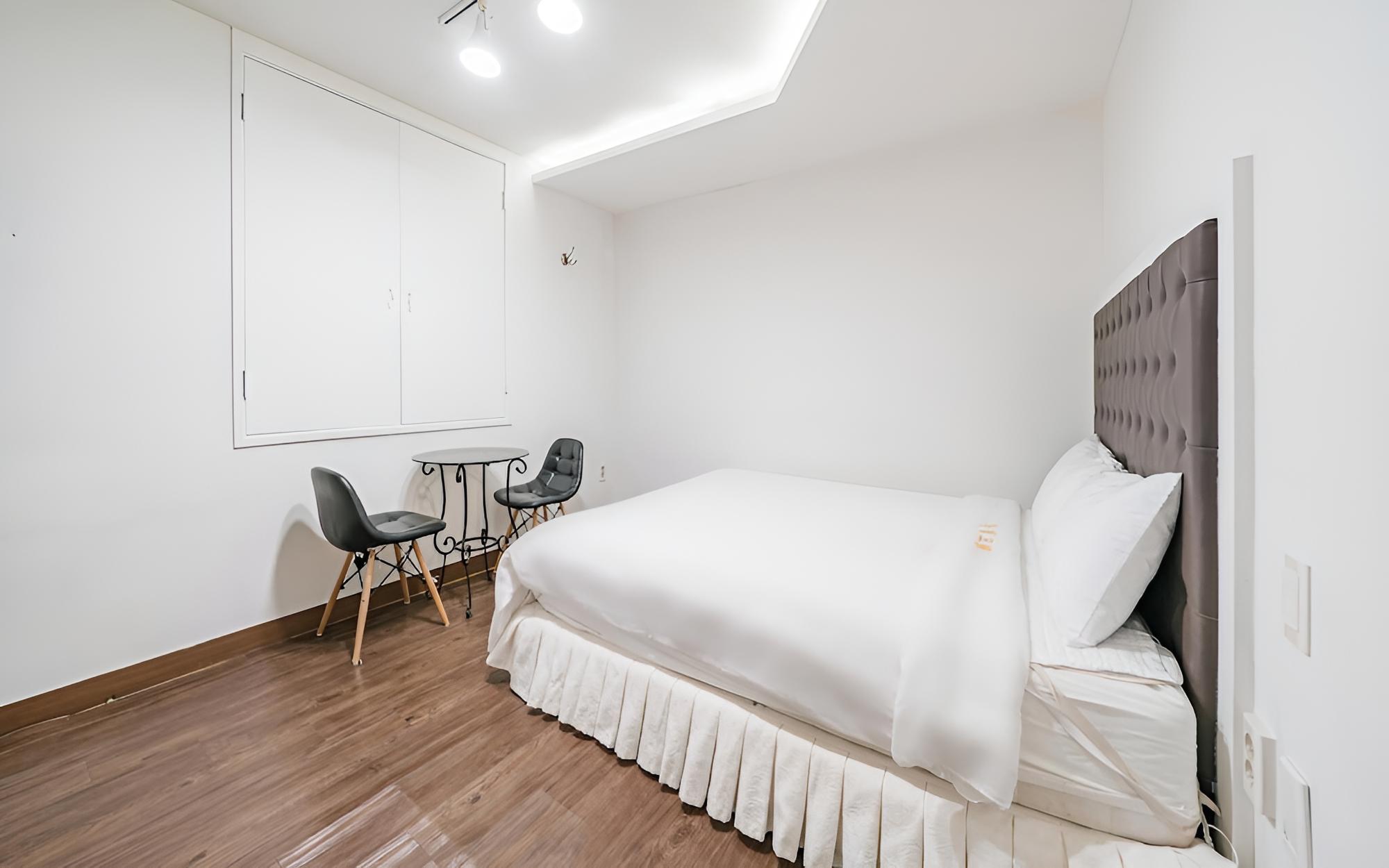 Room (Standard Room) - Photo 1