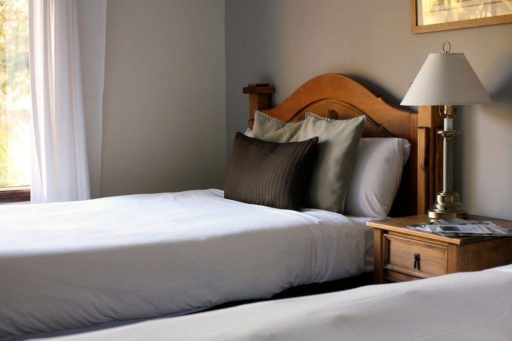 Standard Cottage, Multiple Beds, Refrigerator, Lagoon View photo 1