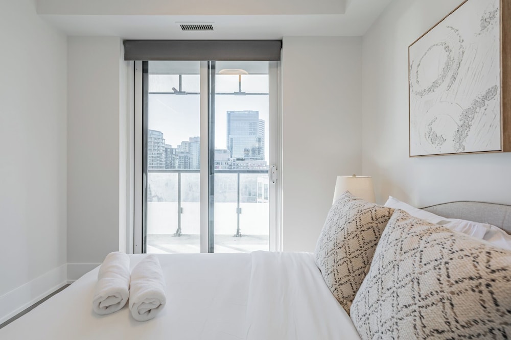 Design Condo, 3 Bedrooms, 2 Bathrooms, City View