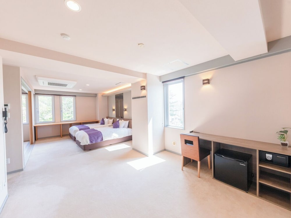 Modern western junior suit Japanese western room with open-air bath, Non-Smoking - Photo 3