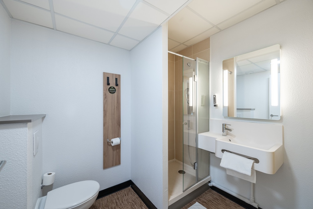 Quadruple Room - Photo 3