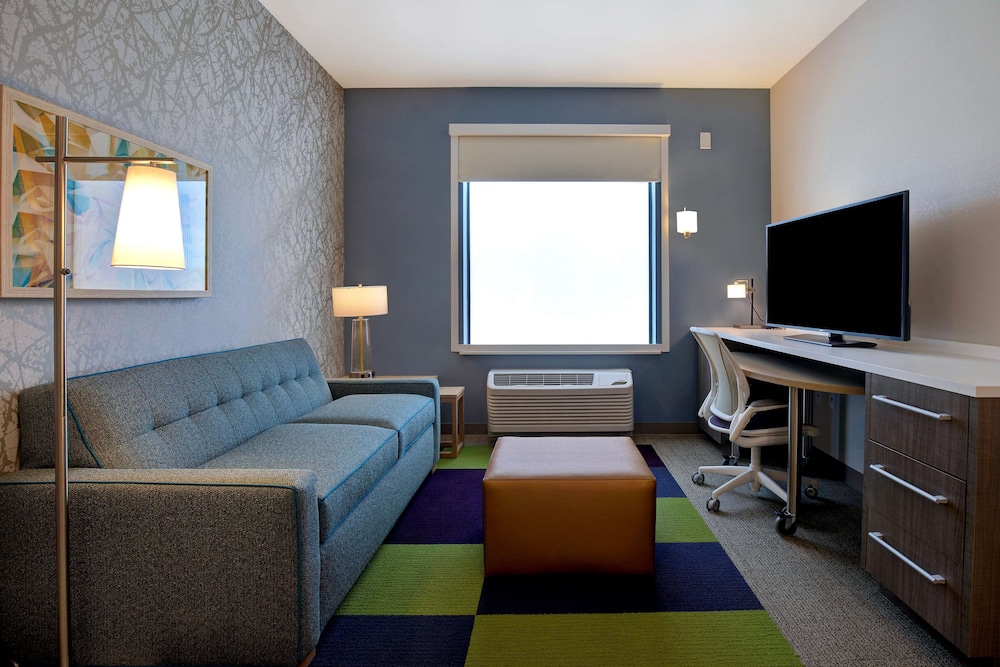 Room, 1 King Bed, Accessible (Mobility & Hearing) - Photo 4