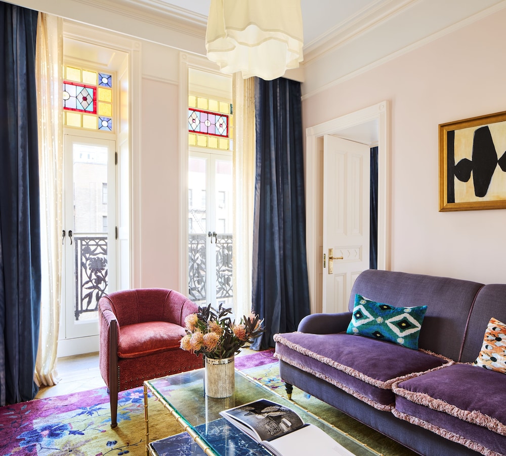 Suite (Petite) photo 1