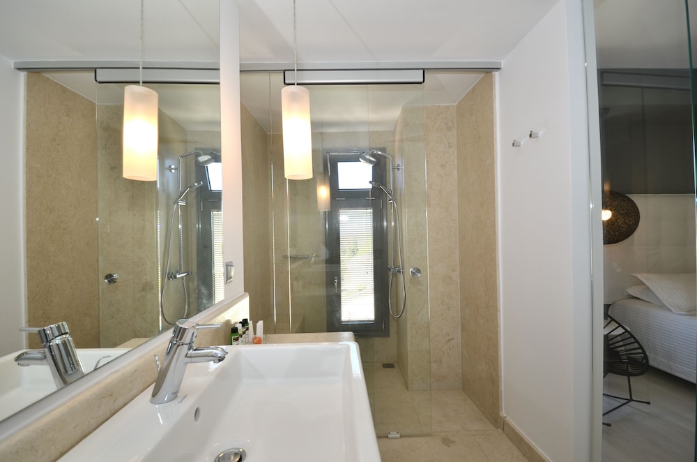 Deluxe Suite - Photo 4