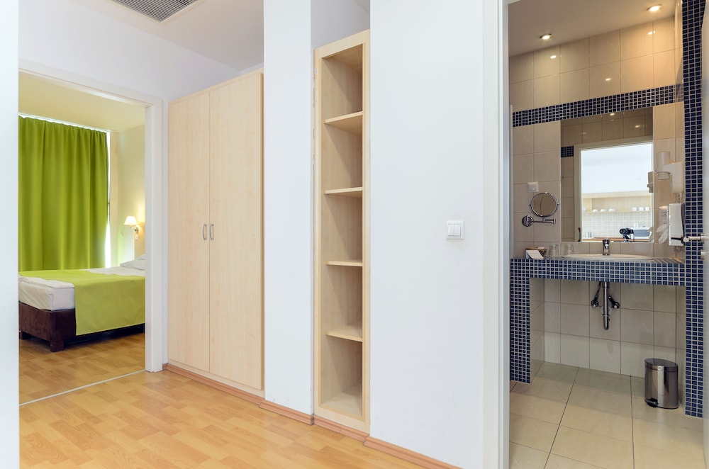 Executive Suite photo 2
