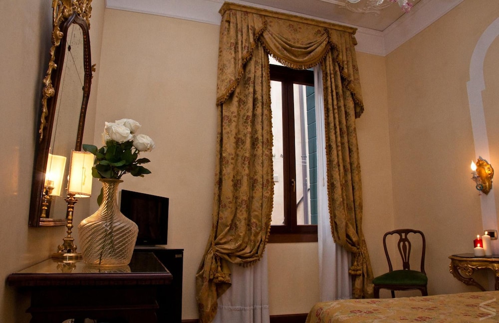 Standard Double or Twin Room photo 3