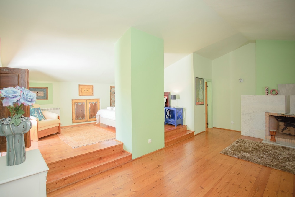 Premium House photo 3