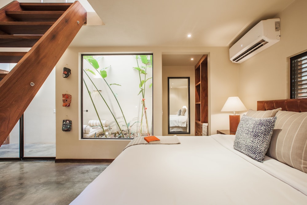 Loft, Multiple Beds, Non Smoking photo 2