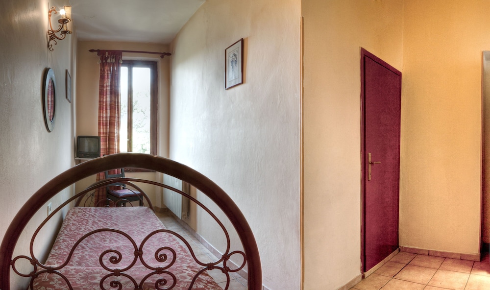 Standard Single Room, Ensuite photo 2