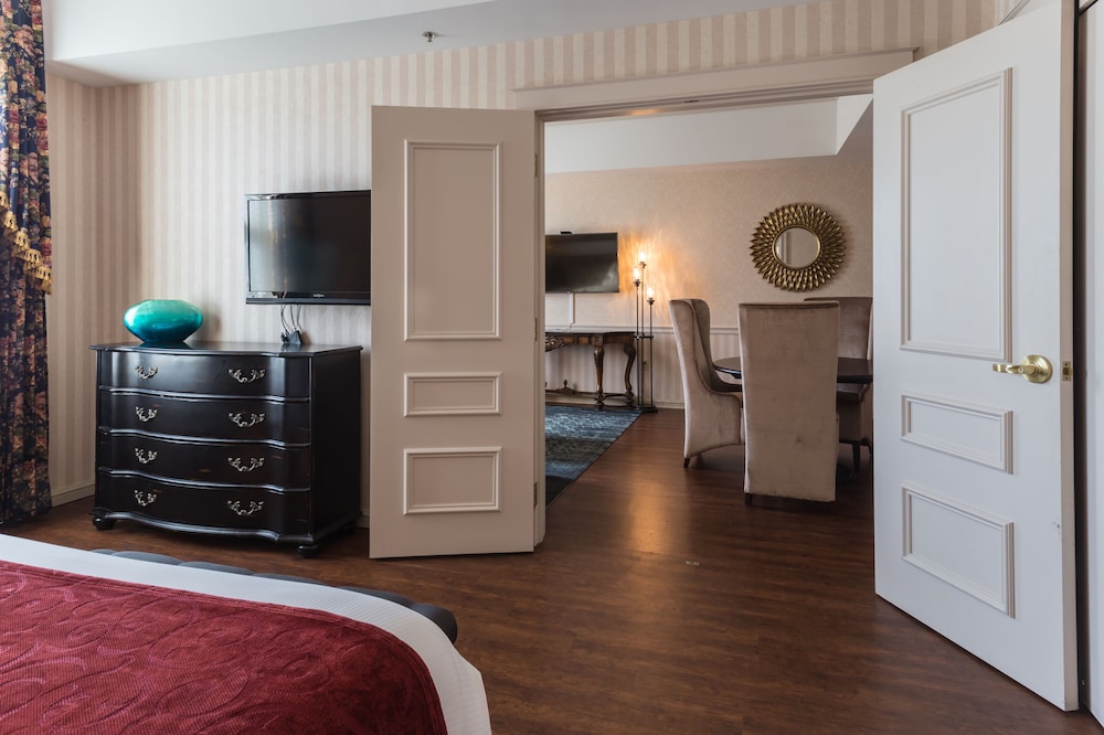 Executive Suite, 1 King Bed (Presidential Suite) photo 3