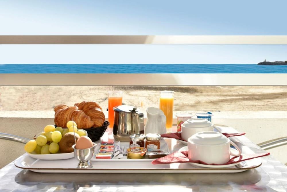 Double Room, Oceanfront photo 3