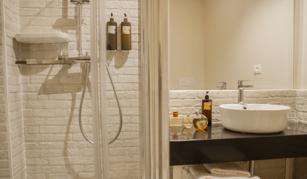 Superior Double or Twin Room, City View thumbnail 5