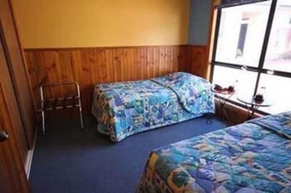 Standard Apartment, 2 Bedrooms, Non Smoking, Kitchen (Streaky)