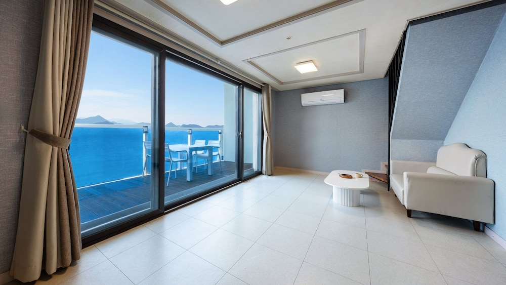 Basic Room, 1 Bedroom (ROOM 206(Ocean view,duplex)) - Photo 1
