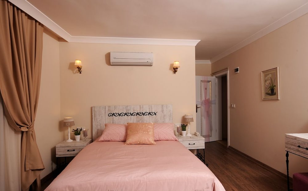 Standard Double or Twin Room photo 1