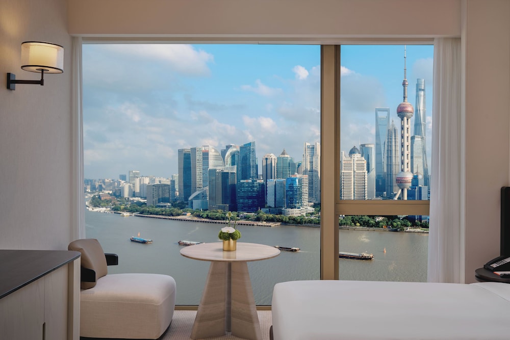 Pearl Tower River View Twin photo 2