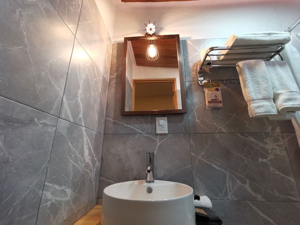 Luxury Double Room, Air conditioning, City View photo 3