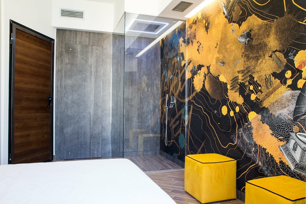 Design Room, Partial Sea View