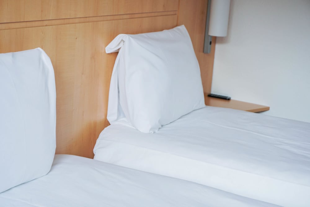 Standard Room, 2 Twin Beds - Photo 13