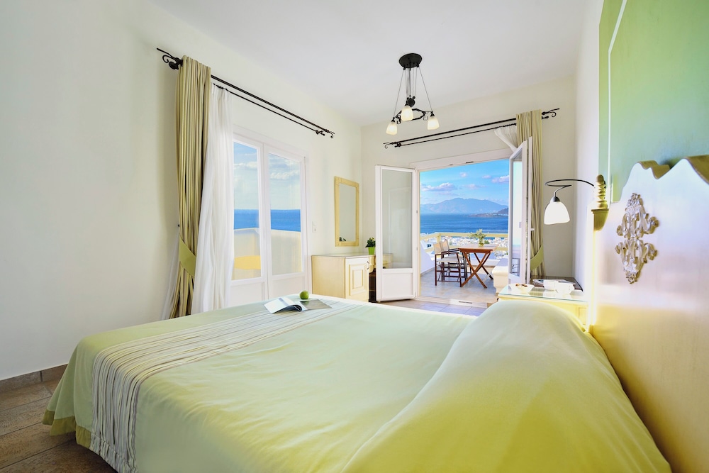 Superior Room, Balcony, Sea View photo 2