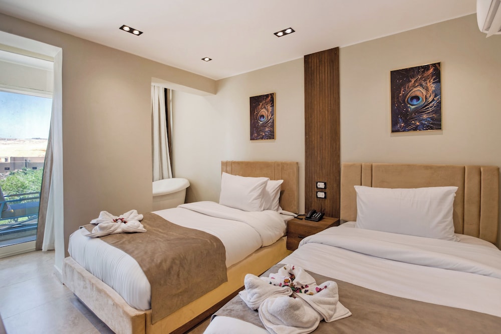 Superior Suite, Balcony, Mountain View