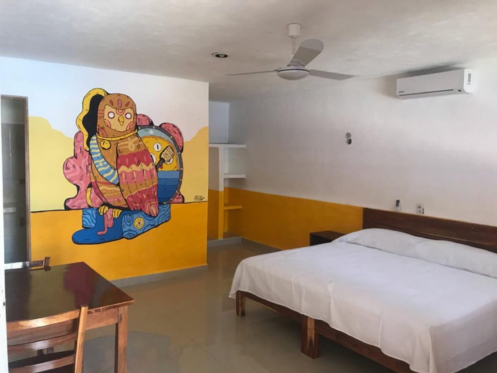 Basic Double Room, 1 King Bed photo 3