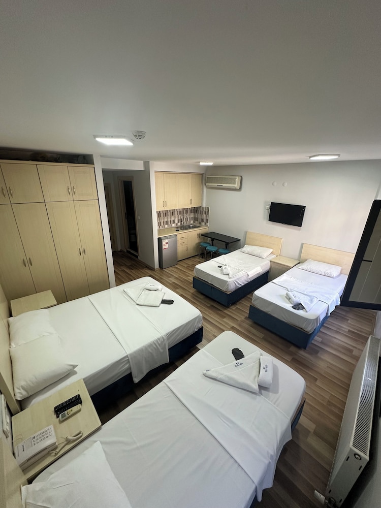 Family Triple Room photo 2