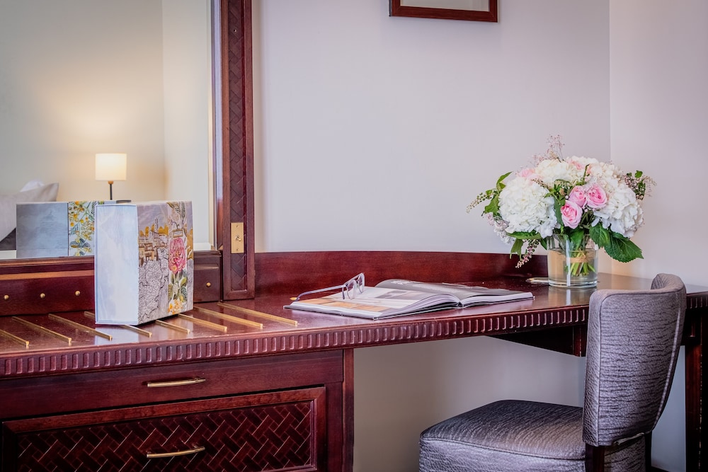 Deluxe Room, Balcony, City View
