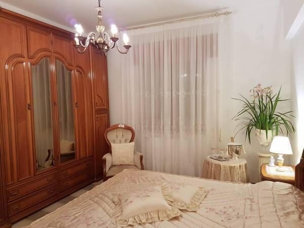 House, 2 Bedrooms