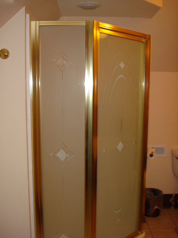 Suite, 1 King Bed, Jetted Tub, Vineyard View photo 3