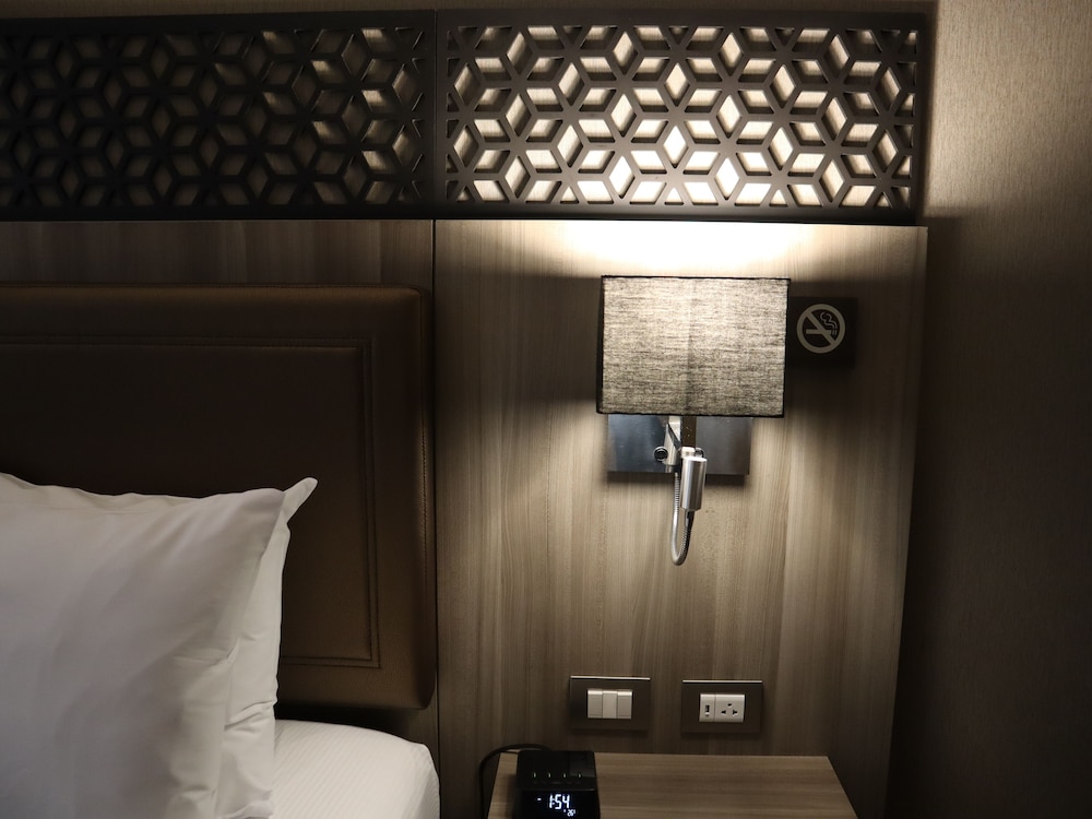 Suite, 1 King Bed, Ocean View photo 3