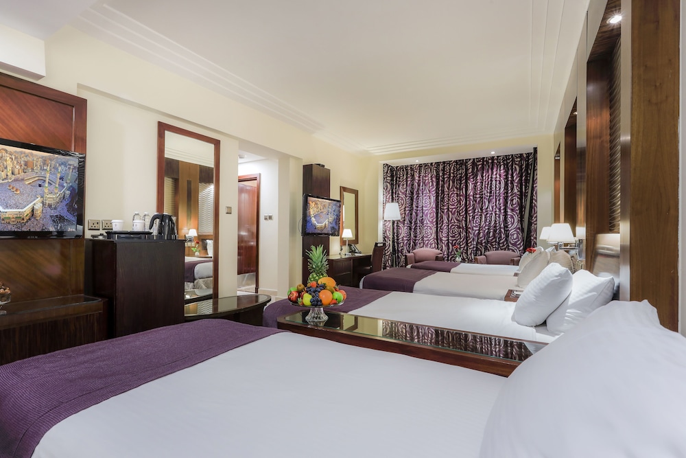 Quadruple Room - Photo 1
