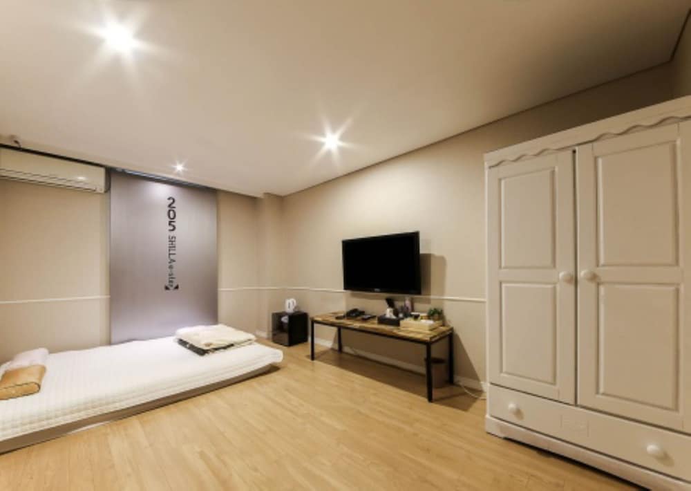 Room (Ondol) photo 3