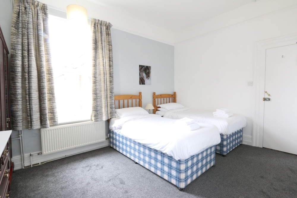 Twin Room, Ensuite photo 2