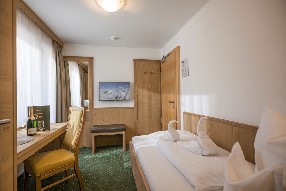 Comfort Single Room, Non Smoking, Mountain View (Rehbock) photo 2