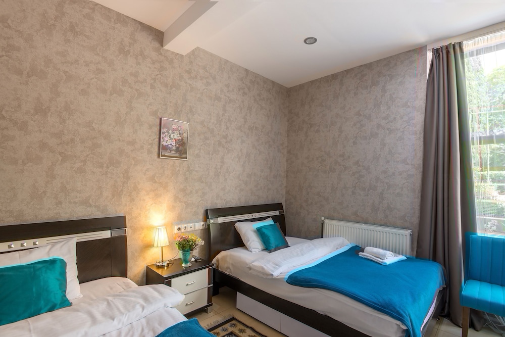 Standard Twin Room photo 2