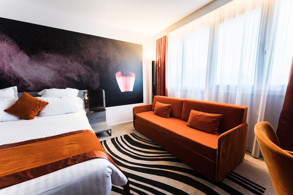 Classic Room, Multiple Beds - Photo 3