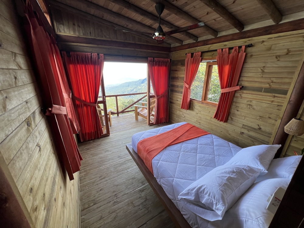 Elite Cabin, 1 Queen Bed, Balcony, City View photo 1
