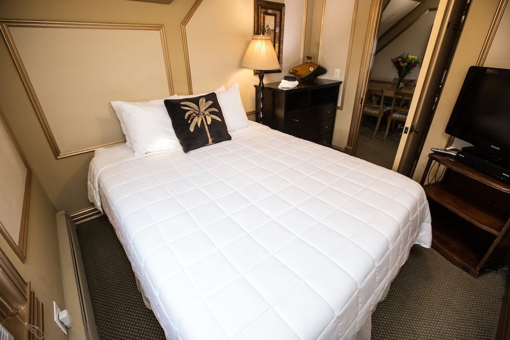 Penthouse, 1 Queen Bed with Sofa bed, Private Bathroom (Penthouse Suite)