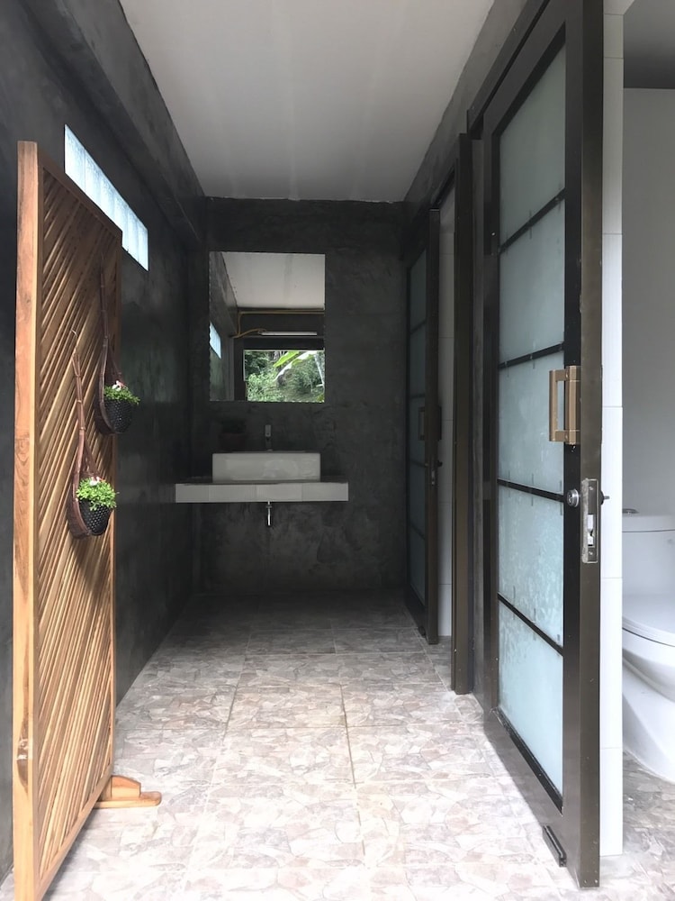 4-Bed Mixed Dormitory photo 3