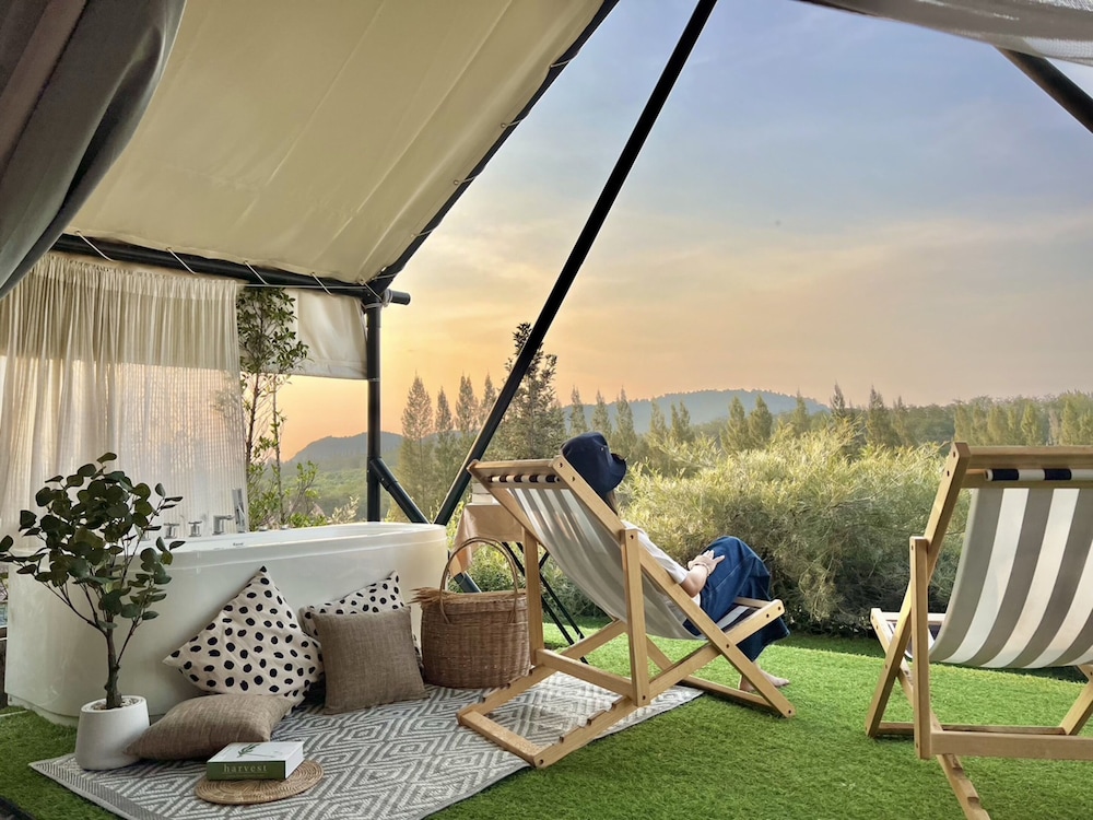Executive Tent photo 2