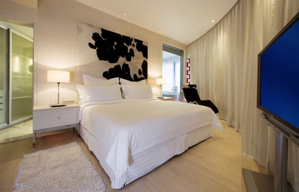 Club Room, 1 Queen Bed