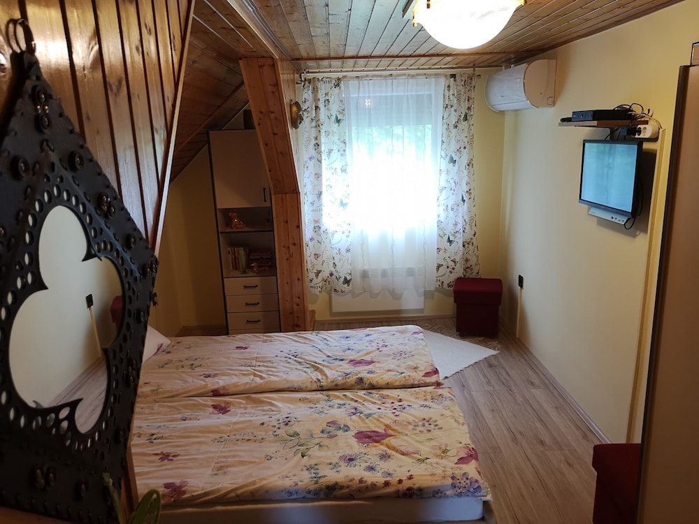 Double or Twin Room (1) - Photo 1